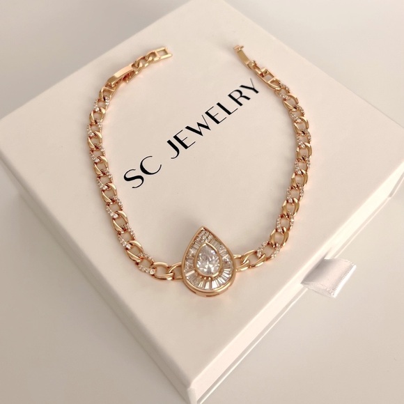 Last One! 🔥 Drop Bracelet | 18K Gold Plated Baguette Stone | Luxury Jewelry - Picture 6 of 13